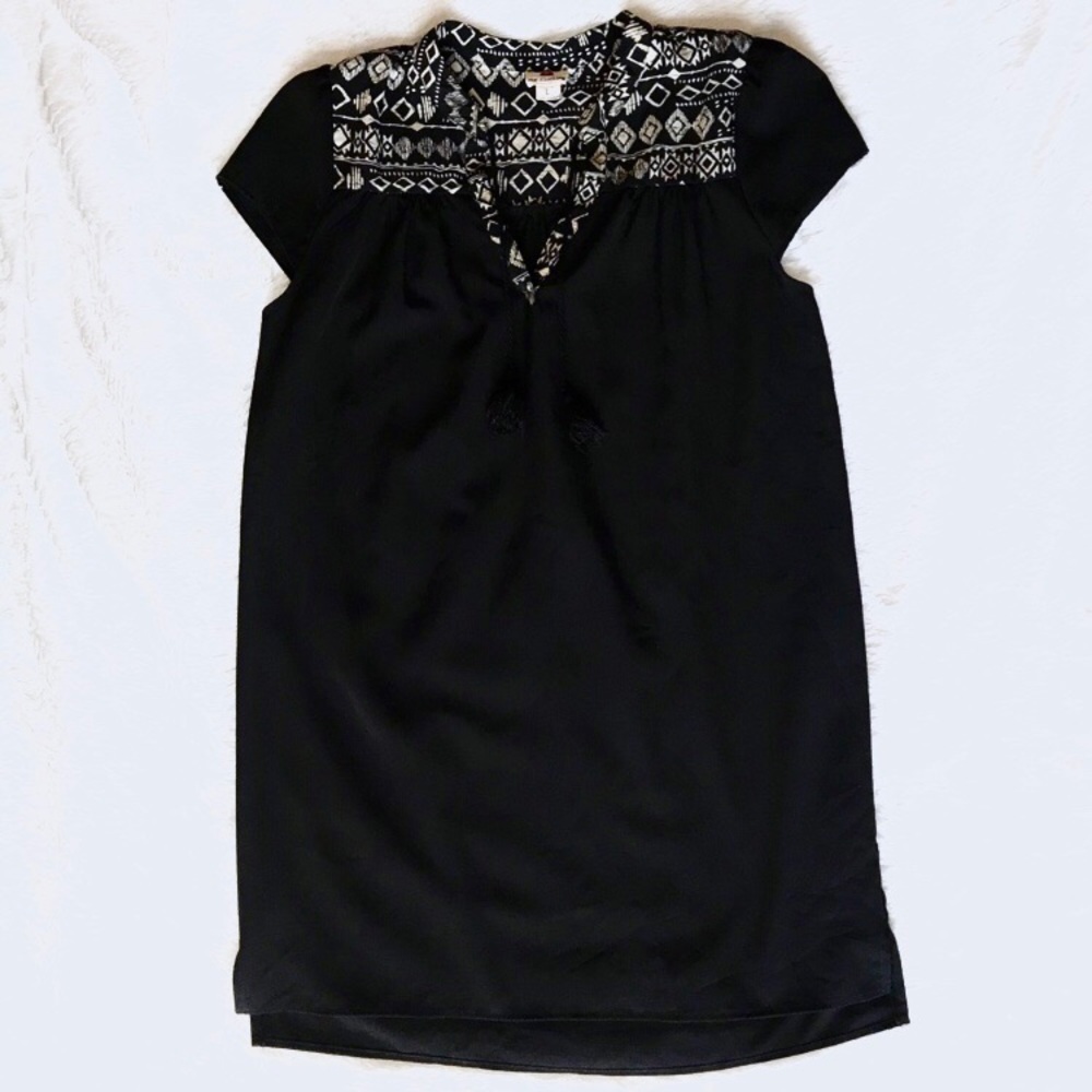 🎉One Clothing Black Shift Dress w/ Tribal Print
